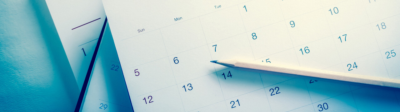 Calendario con lápiz encima Calendario con lápiz encima