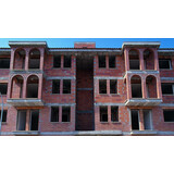 Edificio de ladrillo visto Edificio de ladrillo visto