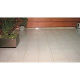 Suelo cerámico de color blanco