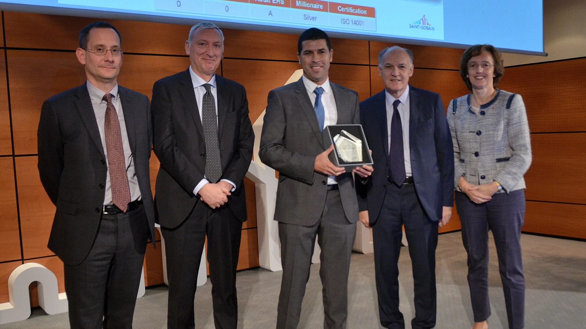 Entrega del premio Diamante de Seguridad para la planta del Rosario de Weber