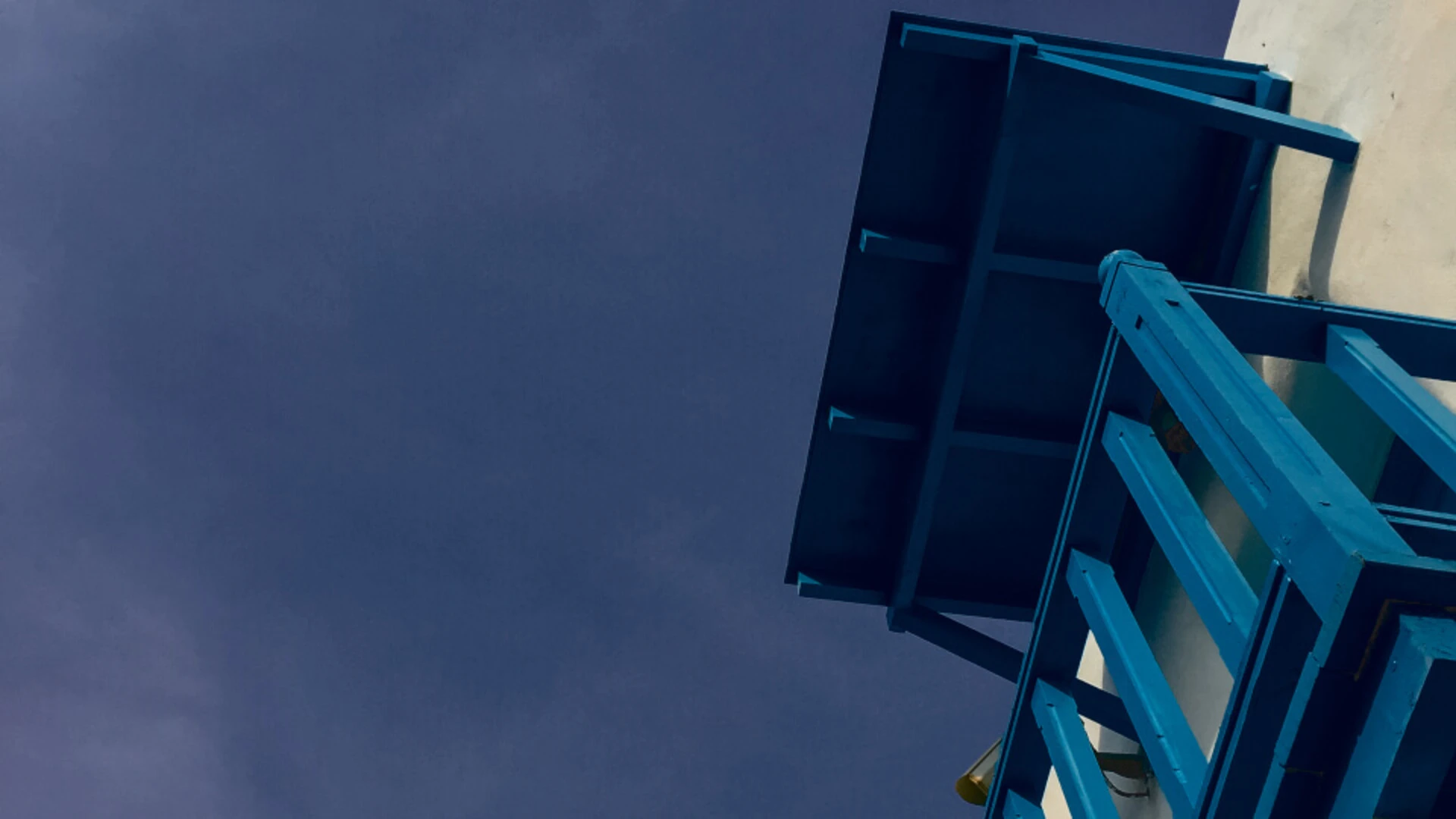 Toldos y Cámaras en fachadas SATE