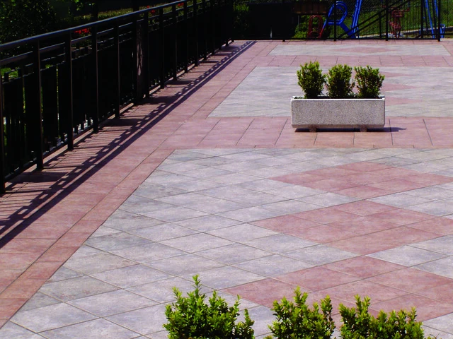 Terraza con cerámica aplicada en el suelo Terraza con cerámica aplicada en el suelo