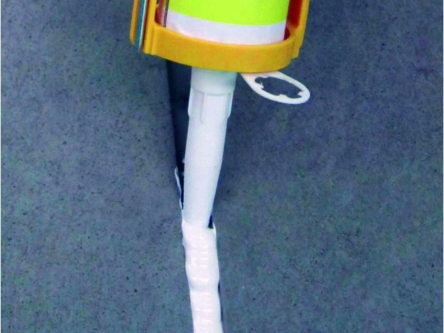 Aplicación de silicona con pistola de inyección