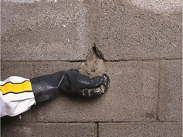 Aplicación de un mortero obturador de vías