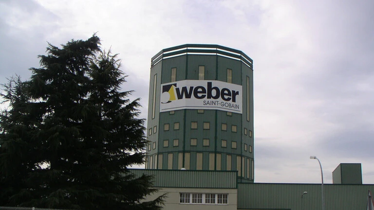 Fábrica de Saint-Gobain Weber en Melide