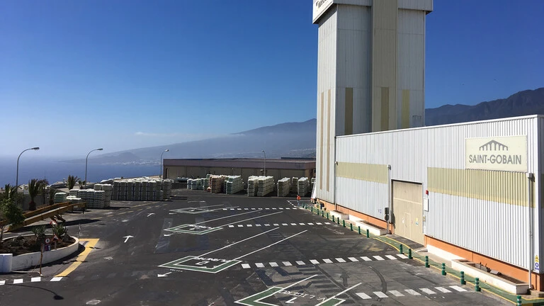 Zona de carga de la fábrica de el Rosario despues