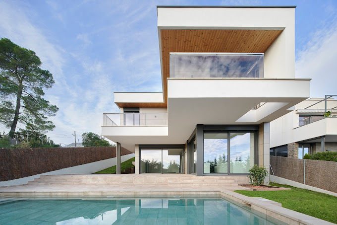 CASA VALLDOREIX 012_CESPED.jpg