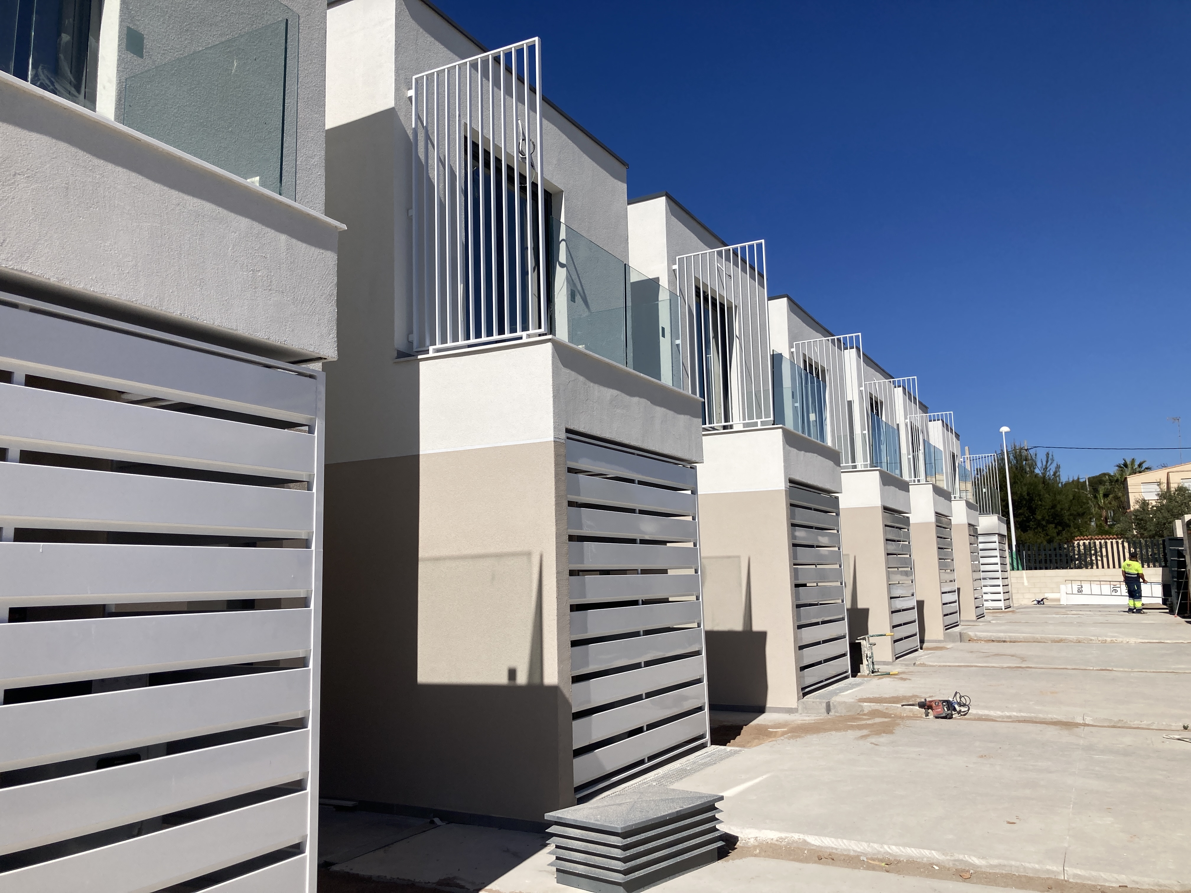 02_54 VIVIENDAS UNIFAMILIARES ADOSADAS L'ELIANA VALENCIA 3_4.jpg