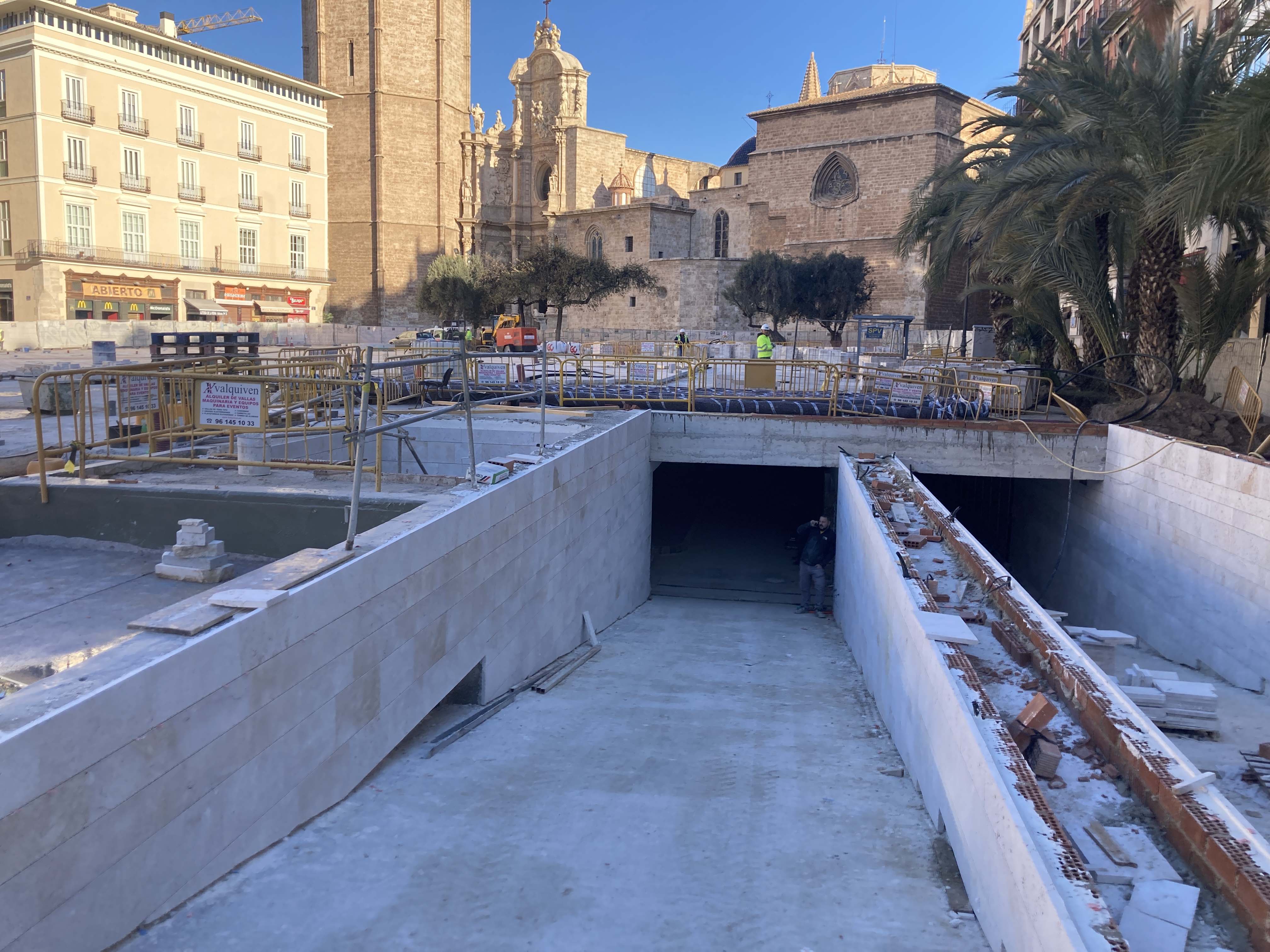 04_REORDENACION PLAZA DE LA REINA VALENCIA 2_6.jpg